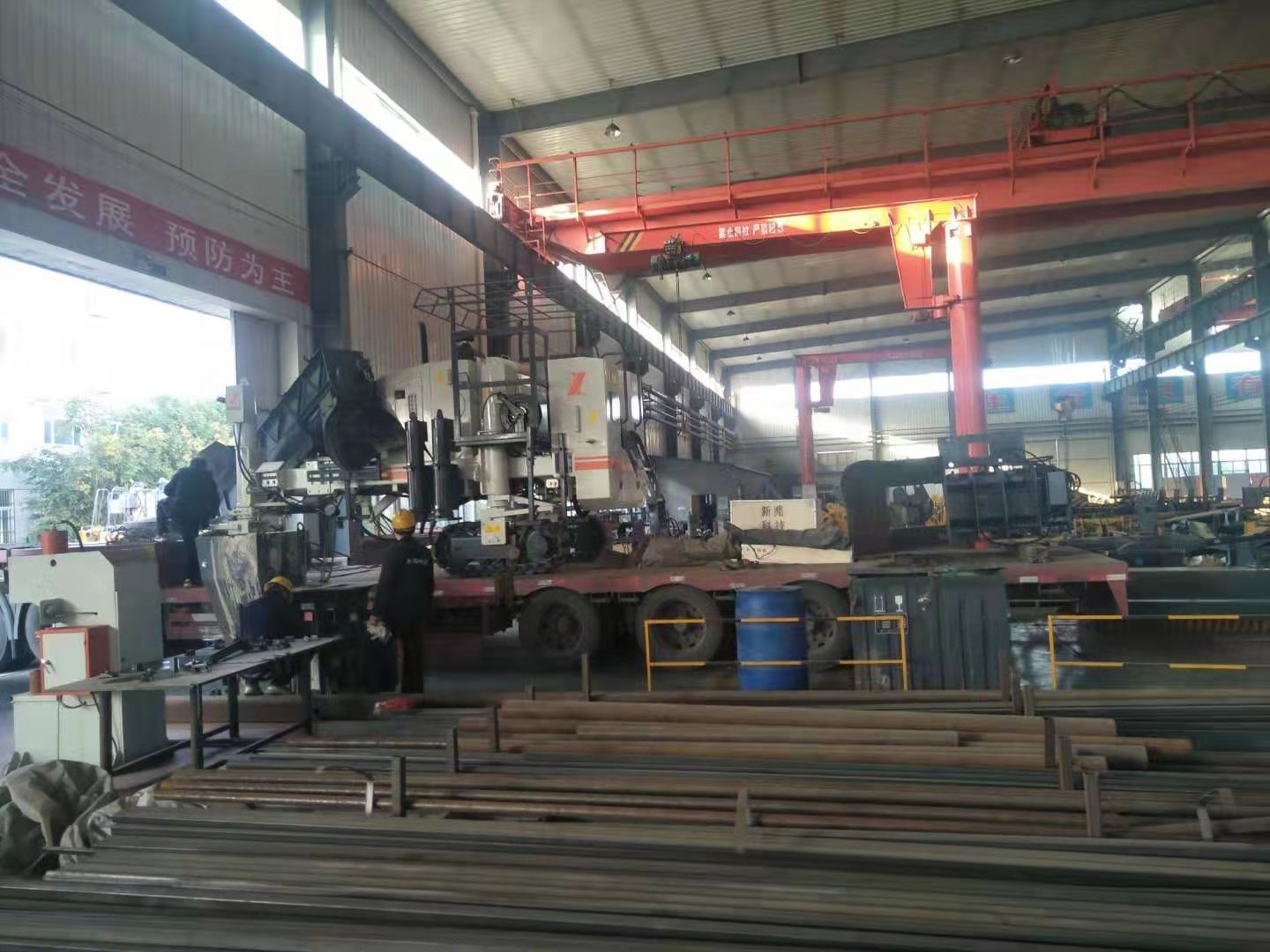 發(fā)車！新路緣混凝土滑模攤鋪機發(fā)襄陽棗陽，助力公路修筑